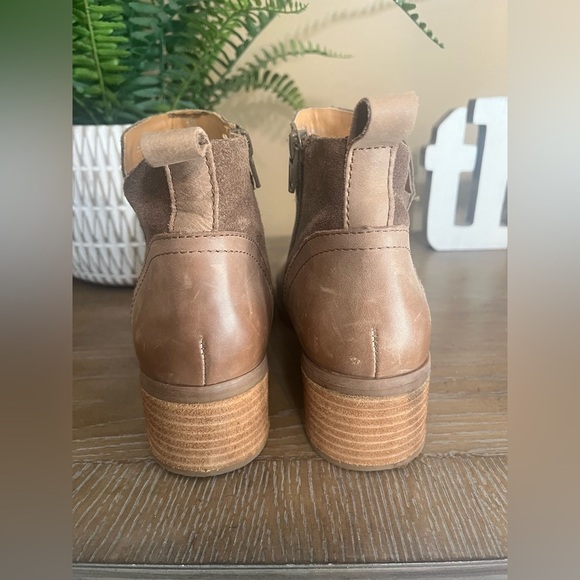 Korks Leather and Suede Zipper Booties Nude Tan Size 6.5 - Picture 9 of 14